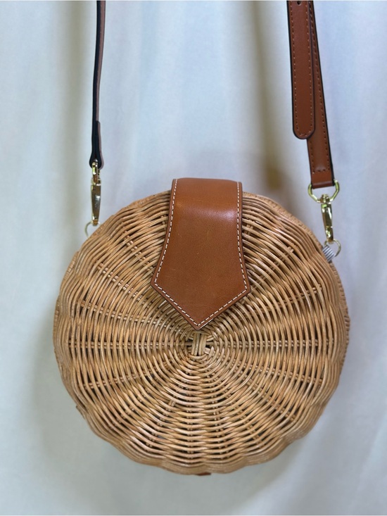 J. McLaughlin Handbags - J. McLaughlin round wicker Romina Crossbody Bag in Tan coastal grandma style